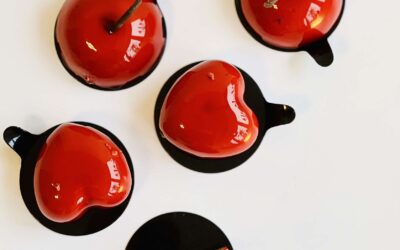 Šokolaadikate tordile – läikiv ganache ja veluurkate